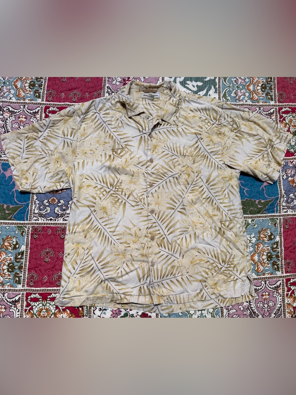 Tommy Bahama 100% Silk Floral Hawaiian Shirt XL